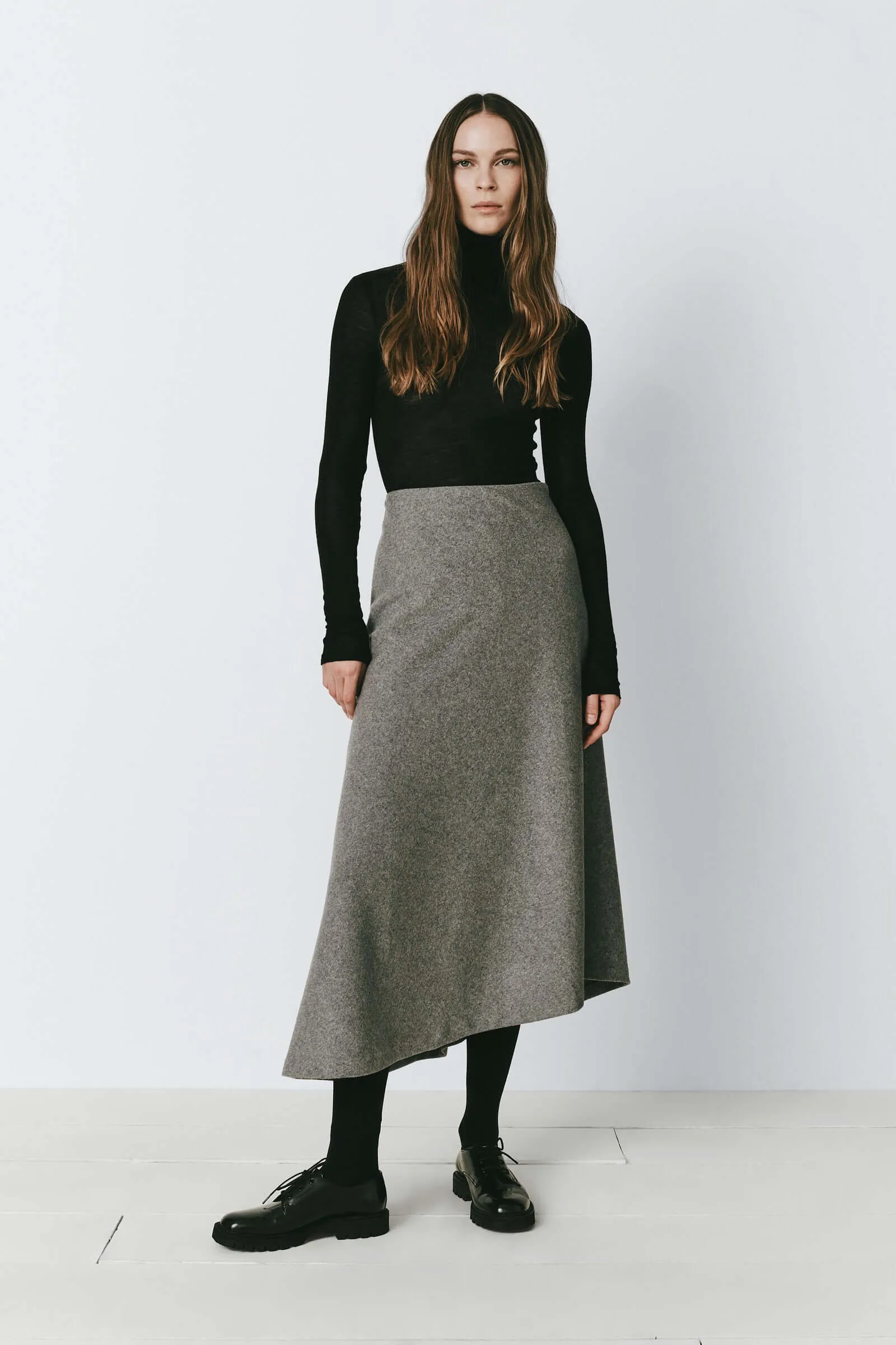 Lonide Asymmetric Skirt