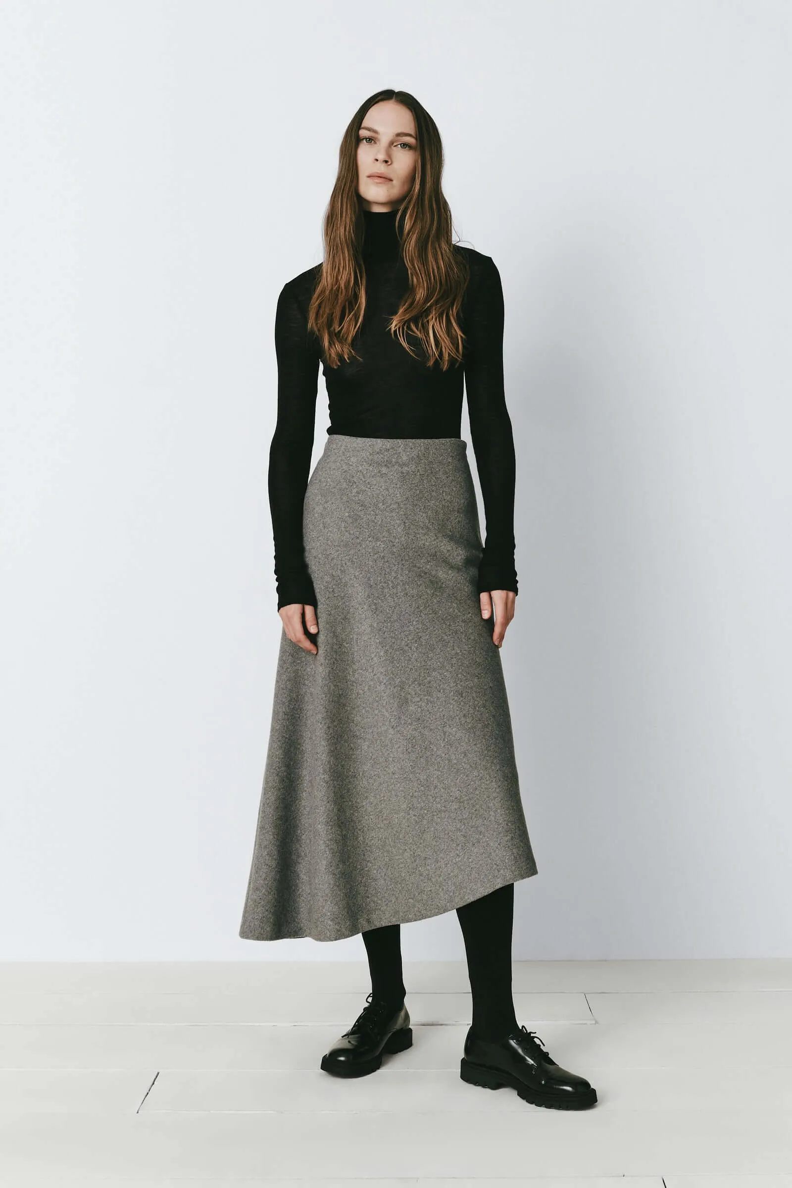 Lonide Asymmetric Skirt